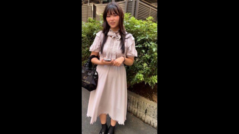I hit on a girl who looks like [Nishino Nanami] but it turned out she was a school teacher!! Apparently she doesn't have many opportunities to meet people, so we ended up drinking...